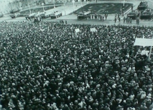 armata-e-cu-noi-22-12-1989-ora11-2