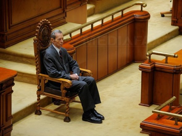 03.regele-mihai-parlament-3-octav-ganea