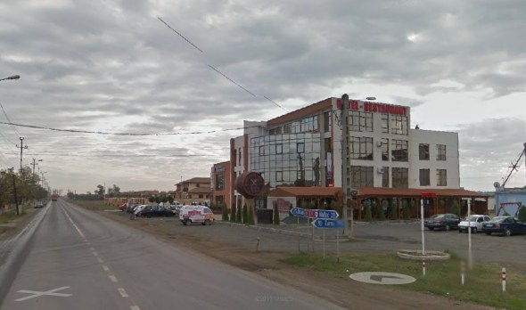 "mica" Tavernă Pecicană a domnului senator Traian Igaț, construită din venitul de bugetar